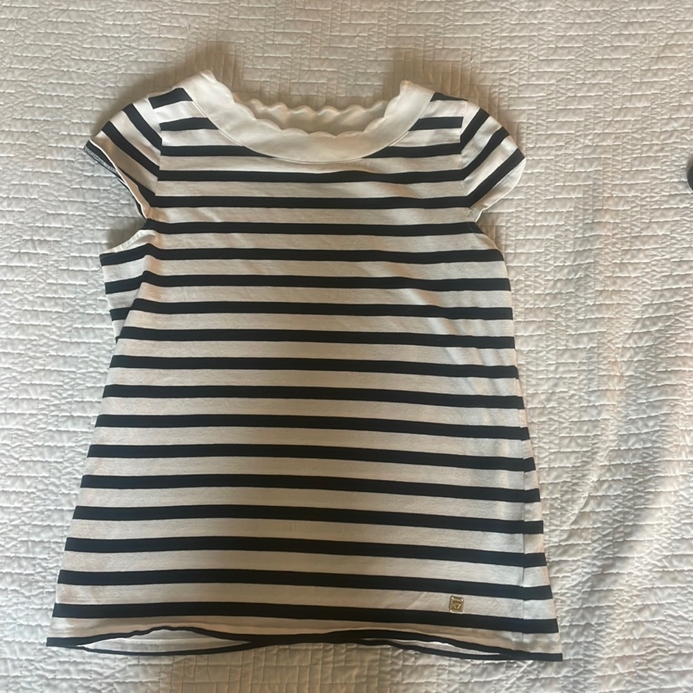 Stripped shirt with scalloped neck